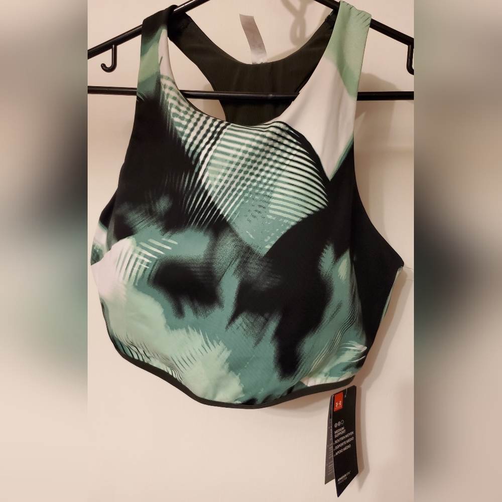 NWT Under Armour Fitness Top - Size Large - Fast Dry Material